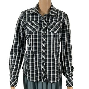 Guess Plaid Button down Blouse size Medium front pockets & roll up sleeves
